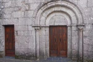 Iglesia de San Juli&aacute;n de Santalla de Bardaos
