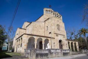 Iglesia de San Juli&aacute;n de Somi&oacute;