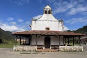 Iglesia de San Lorenzo de Llaniu