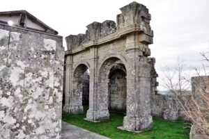 Iglesia de San Lorenzo de Ni&ntilde;odagu&iacute;a