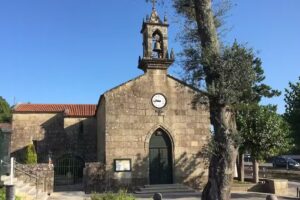 Iglesia de San Mamede de Petelos