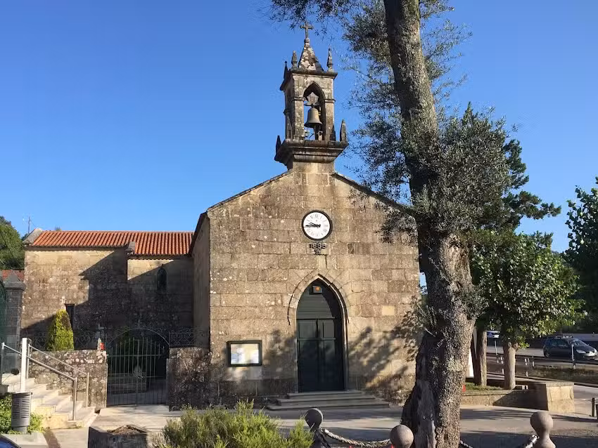 Iglesia de San Mamede de Petelos