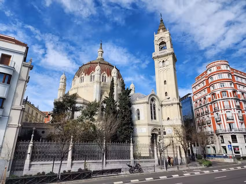 Iglesia de San Manuel y San Benito
