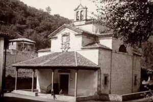 Iglesia de San Mart&iacute;n de Loinaz