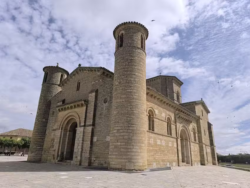 Iglesia de San Mart&iacute;n de Tours
