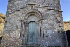 Iglesia de San Marti&ntilde;o da Cova
