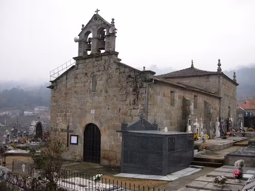 Iglesia de San Marti&ntilde;o de Alongos