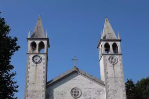 Iglesia de San Marti&ntilde;o de Covas