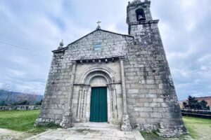 Iglesia de San Marti&ntilde;o de Moa&ntilde;a