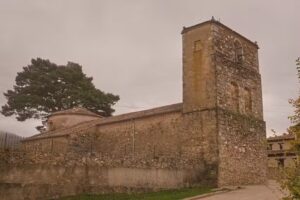 Iglesia de San Miguel Arc&aacute;ngel y Cementerio de Riofr&iacute;o de Riaza
