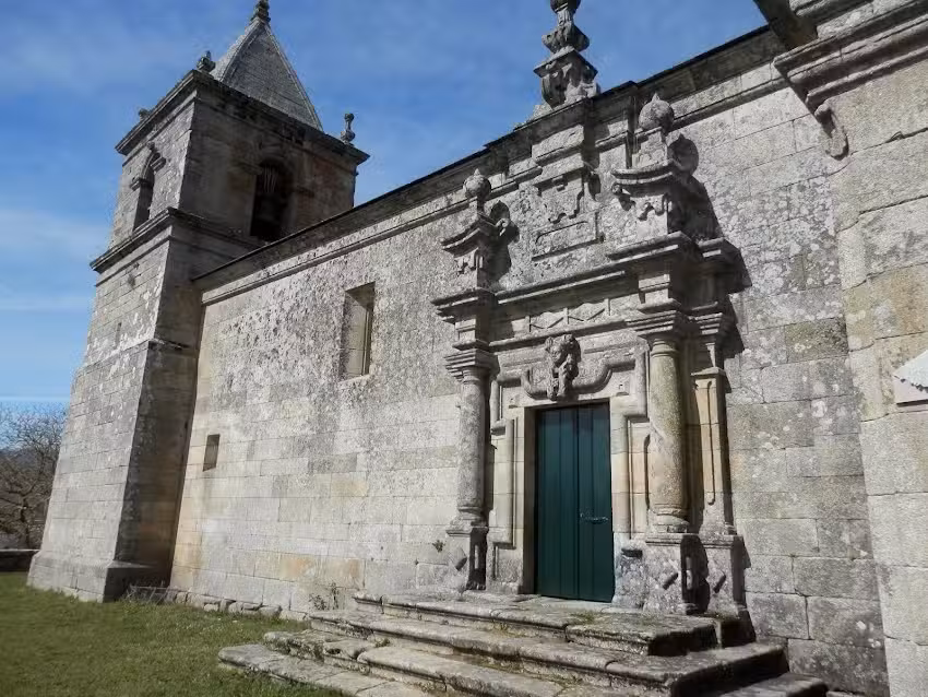 Iglesia de San Miguel de Bidueira