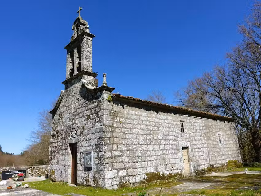 Iglesia de San Miguel de Oleiros