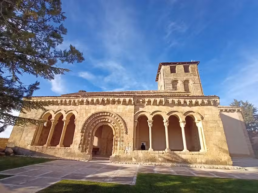 Iglesia de San Miguel de Sotosalbos