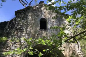 Iglesia de San Nicol&aacute;s de Lacort