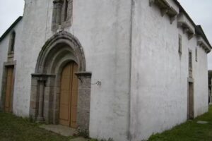 Iglesia de San Pedro de Froi&aacute;n