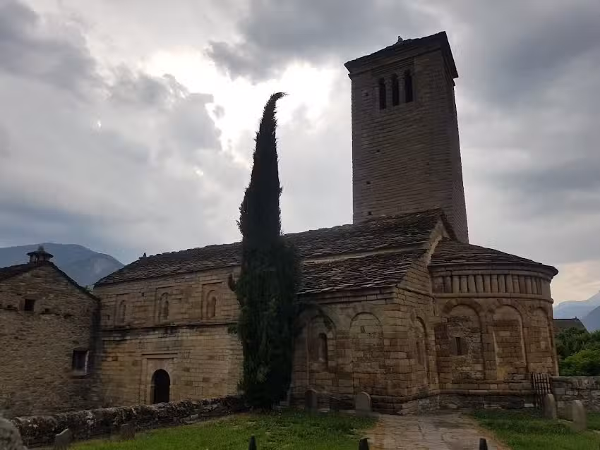 Iglesia de San Pedro de L&aacute;rrede (ruta de las Iglesias del Serrablo)