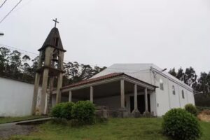 Iglesia de San Pedro de Loira