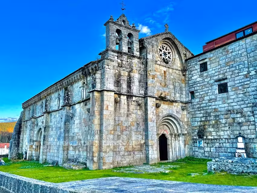 Iglesia de San Pedro de Mosteiro