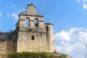 Iglesia de San Pedro de Pl&aacute;garo (Ruinas)