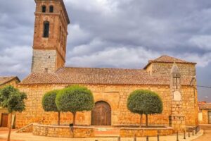 Iglesia de San Pedro de Villagarc&iacute;a de Campos