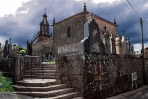 Iglesia de San Salvador de Lo&ntilde;a del Monte