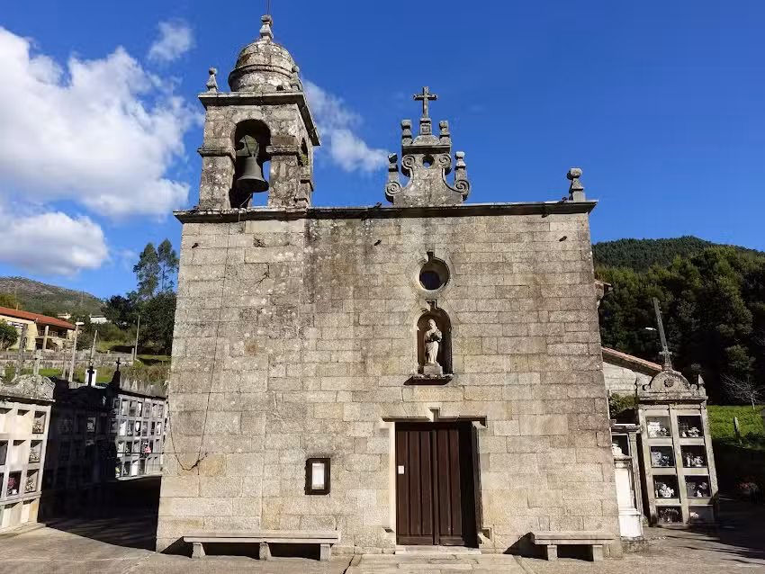 Iglesia de San Salvador de Louredo
