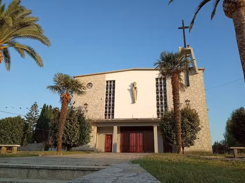 Iglesia de San Salvador de Mani&ntilde;os (Nova)
