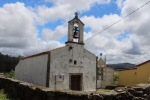 Iglesia de San Tirso de Buitur&oacute;n