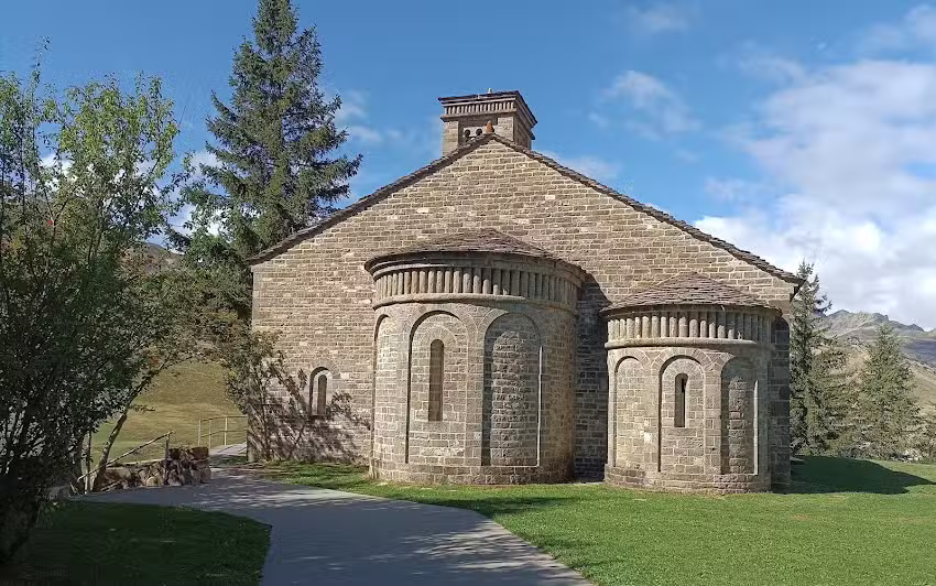 Iglesia de San &Uacute;rbez y San Miguel de Basar&aacute;n