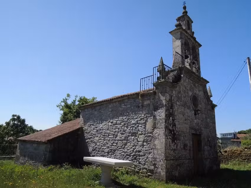 Iglesia de San Vicente de Agrade