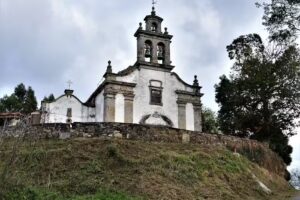 Iglesia de San Vicente de Caamouco