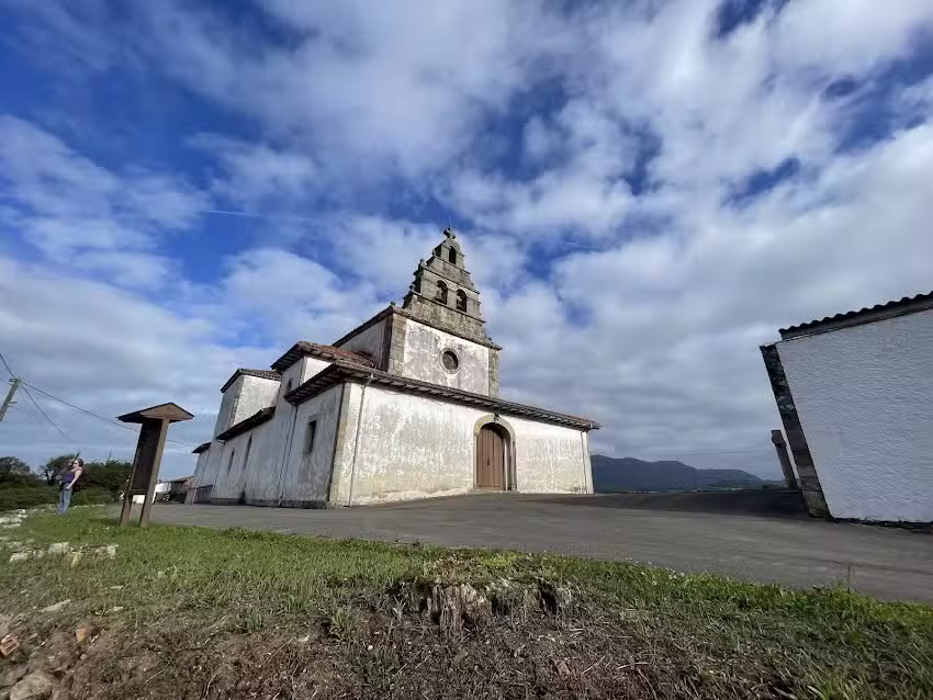 Iglesia de San Vicente de Llue (Lu&eacute;)