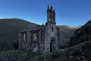 Iglesia de San Xo&aacute;n de A Cova