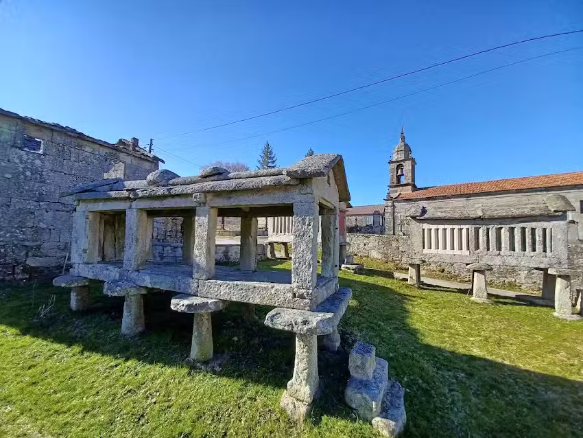 Iglesia de Santa Ana de A Barcia do Seixo