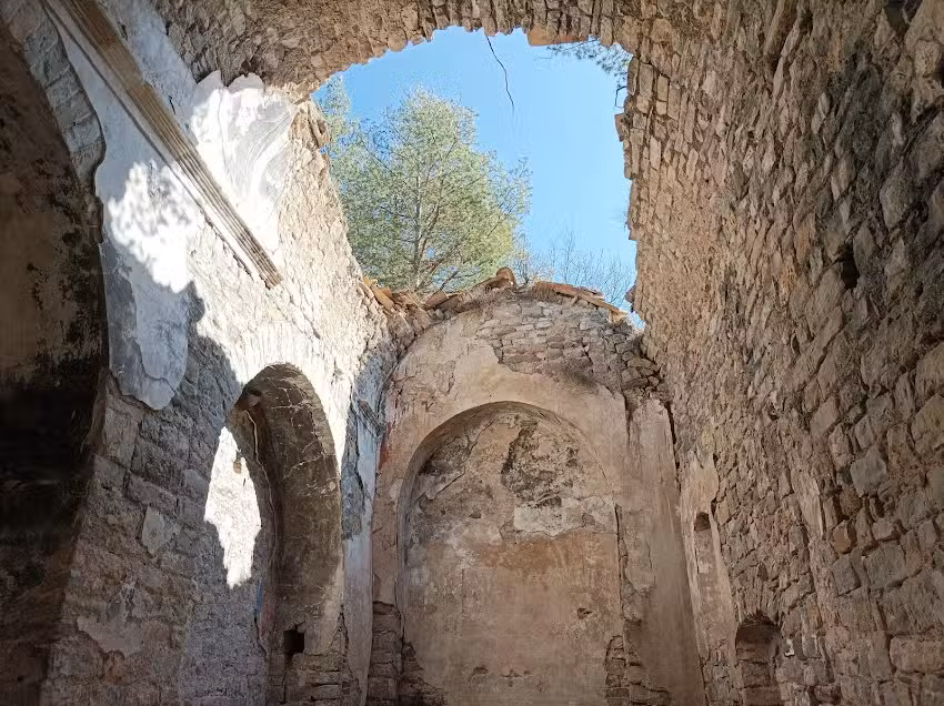 Iglesia de Santa Cec&iacute;lia de Riutort. Ruinas