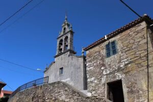 Iglesia de Santa Locaia de Branz&aacute;