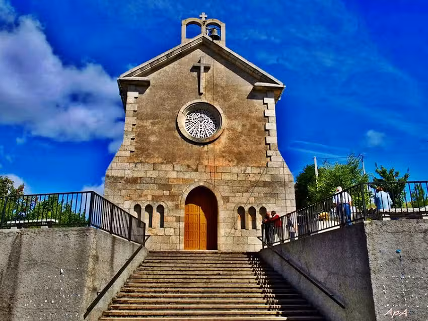 Iglesia de Santa Mar&iacute;a da Veiga