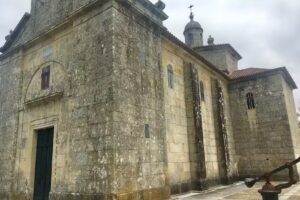 Iglesia de Santa Mar&iacute;a de Areas