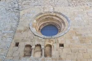 Iglesia de Santa Mar&iacute;a de Calata&ntilde;azor