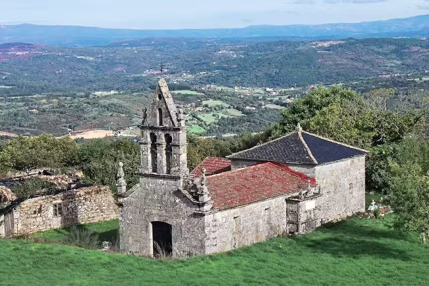 Iglesia de Santa Mar&iacute;a de Castromao