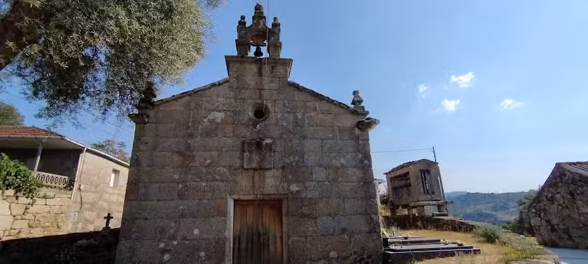 Iglesia de Santa Mar&iacute;a de Cela