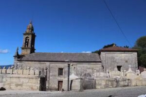 Iglesia de Santa Mar&iacute;a de Lira