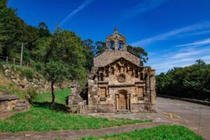 Iglesia de Santa Mar&iacute;a de Llogrezana