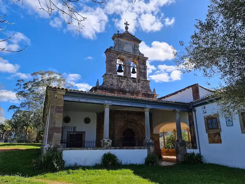 Iglesia de Santa Mar&iacute;a de Lug&aacute;s