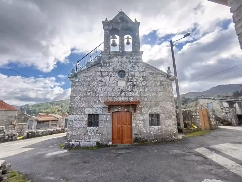 Iglesia de Santa Mar&iacute;a de Moci&ntilde;os
