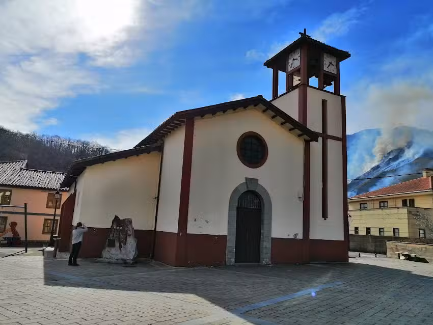 Iglesia de Santa Mar&iacute;a de Riosecu