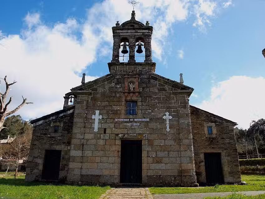 Iglesia de Santa Mar&iacute;a de Sarand&oacute;s