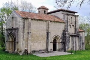 Iglesia de Santa Mar&iacute;a de Siones