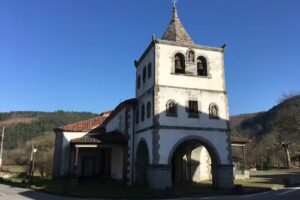 Iglesia de Santa Maria de Soto de Lui&ntilde;a