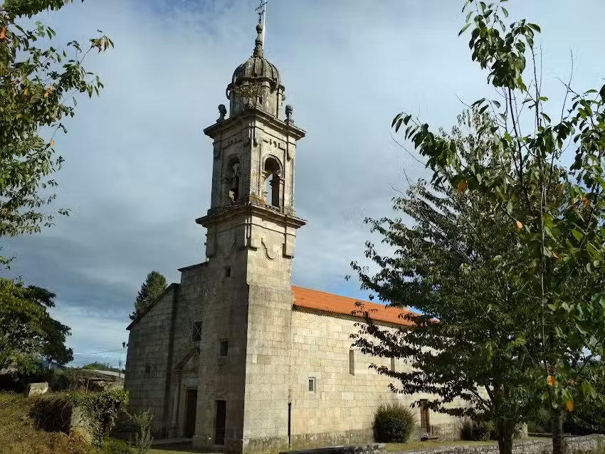 Iglesia de Santa Mar&iacute;a de Tro&aacute;ns
